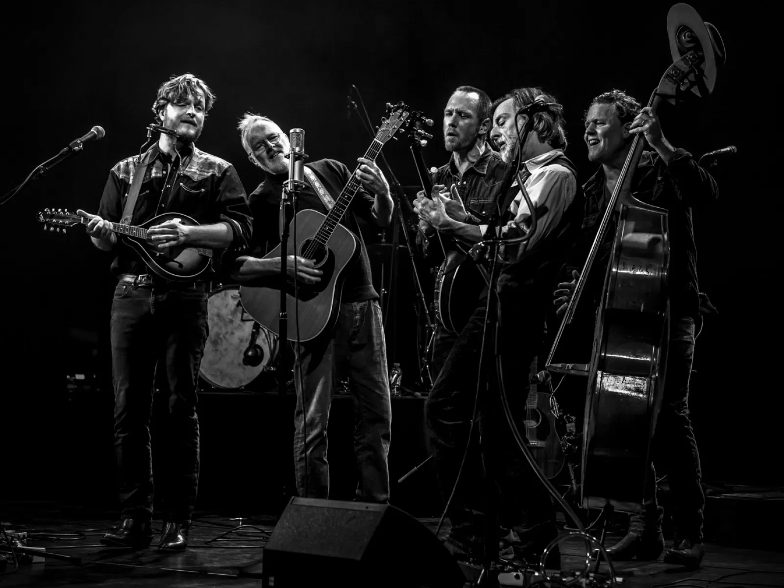 Her Majesty country-rock theaterconcert Nobel Leiden