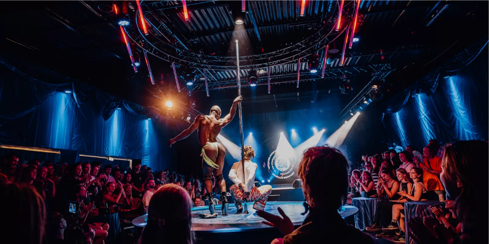 Striptopia stripclub dans dragqueens inclusief paaldansen Nobel Leiden
